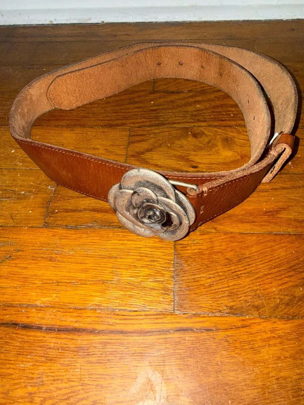 American Eagle Outfitters Rose Buckle Leather Belt Size L Brown